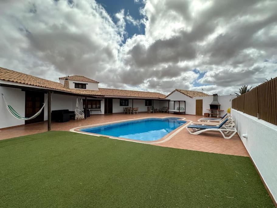 Villa With Pool In The Centre Of Fuerteventura Антіґуа Екстер'єр фото